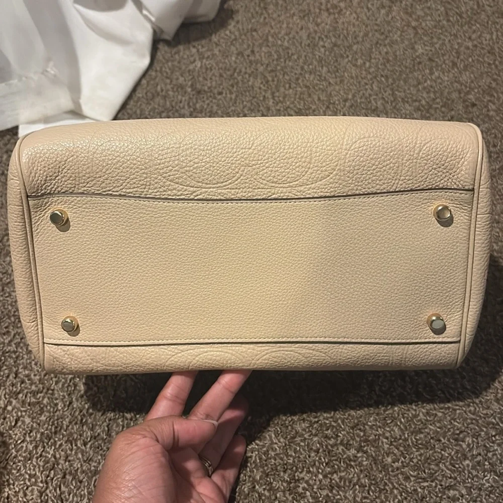 Authentic Coach Rowan Oat Embossed Pebbled Leather - Picture 2 of 3